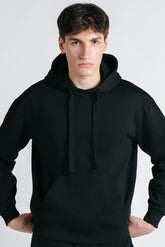 FELPA CON CAPPUCCIO E MARSUPIO BASIC NERO